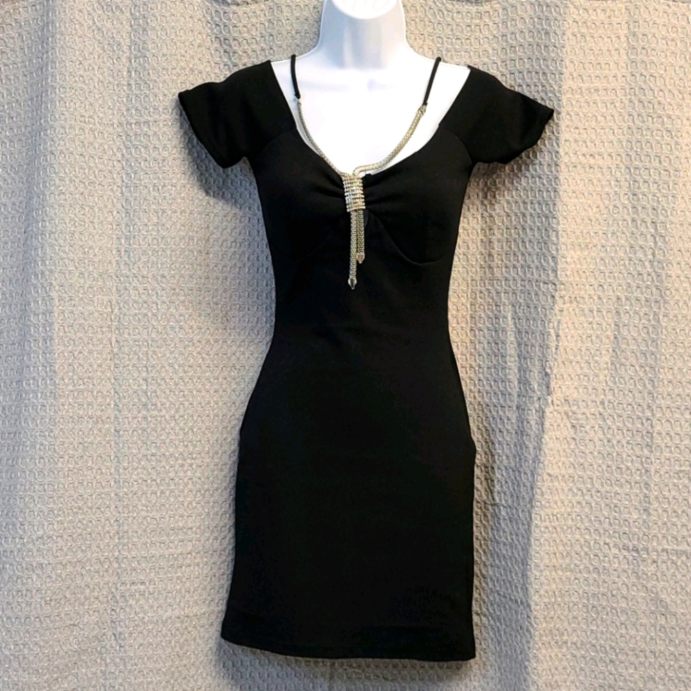 NWT Sarah la Black Short Sleeve Dress.
